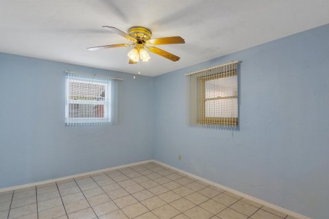 House in Vero Beach, Florida 2 bedrooms, 72.93 sq.m. № 2082804 - photo 22