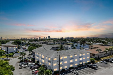 Condo in Pompano Beach, Florida, 2 bedrooms  № 2041349