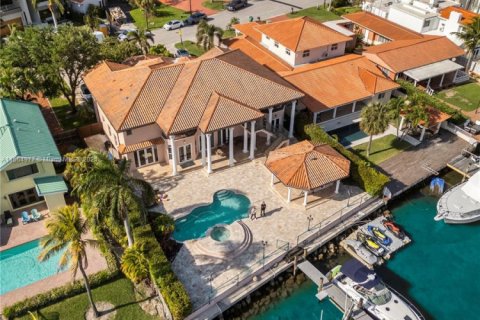 Casa en venta en Sunny Isles Beach, Florida, 6 dormitorios, 452.53 m2 № 1875182 - foto 21