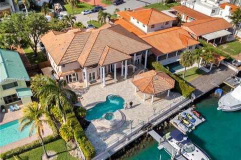 Casa en venta en Sunny Isles Beach, Florida, 6 dormitorios, 452.53 m2 № 1875182 - foto 23