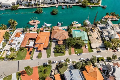 Casa en venta en Sunny Isles Beach, Florida, 6 dormitorios, 452.53 m2 № 1875182 - foto 25