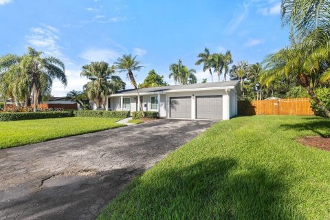 House in Miami, Florida 4 bedrooms, 183.3 sq.m. № 1932638 - photo 4