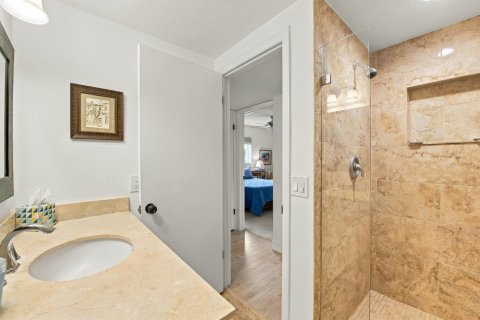 Condo in Delray Beach, Florida, 2 bedrooms  № 2392010 - photo 16