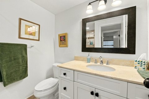 Condo in Delray Beach, Florida, 2 bedrooms  № 2392010 - photo 15