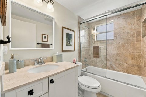 Condo in Delray Beach, Florida, 2 bedrooms  № 2392010 - photo 21