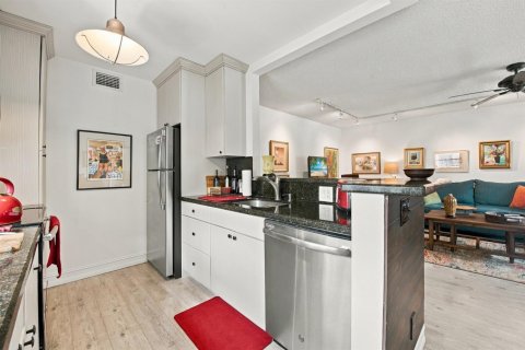 Condo in Delray Beach, Florida, 2 bedrooms  № 2392010 - photo 7