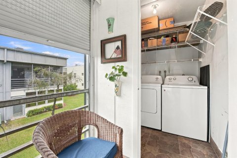 Condo in Delray Beach, Florida, 2 bedrooms  № 2392010 - photo 23