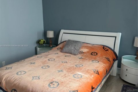 Купить кондоминиум в Халландейл-Бич, Флорида 3 спальни, 178.37м2, № 1893120 - фото 20