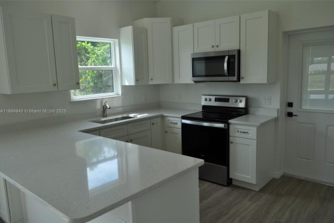 Villa ou maison à louer à Sebring, Floride: 2 chambres № 1947457 - photo 5