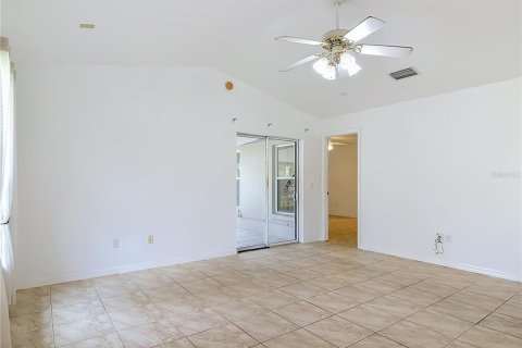 House in Fort MC Coy, Florida 3 bedrooms, 123.28 sq.m. № 2196290 - photo 22
