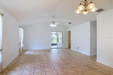 House in Fort MC Coy, Florida 3 bedrooms, 123.28 sq.m. № 2196290 - photo 21
