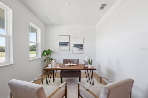 Villa ou maison à vendre à Apopka, Floride: 4 chambres, 304.53 m2 № 2140252 - photo 4