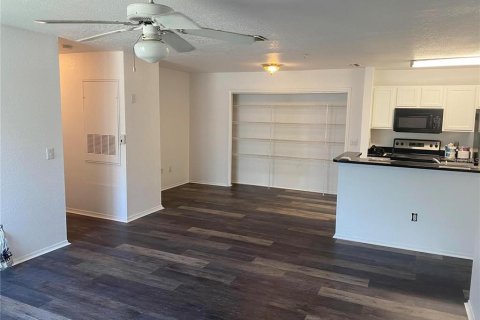 Condominio en alquiler en Bradenton, Florida, 4 dormitorios, 127 m2 № 1916488 - foto 3