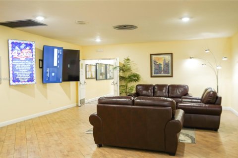 Condo in Sunrise, Florida, 2 bedrooms  № 1820429 - photo 20
