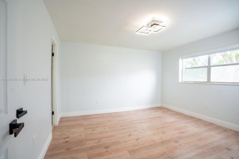 Condo in Sunrise, Florida, 2 bedrooms  № 1820429 - photo 23