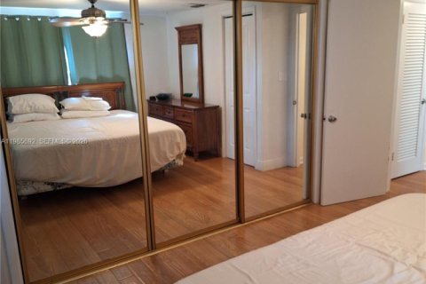 Casa en venta en Stuart, Florida, 2 dormitorios, 265.7 m2 № 2049632 - foto 12