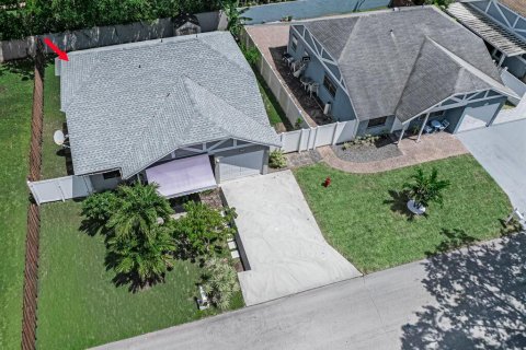 House in Boca Raton, Florida 2 bedrooms, 85.75 sq.m. № 2180017