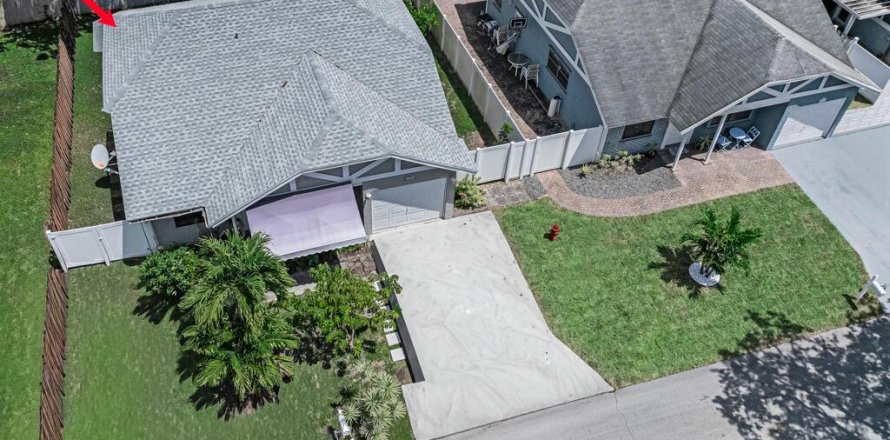 House in Boca Raton, Florida 2 bedrooms, 85.75 sq.m. № 2180017