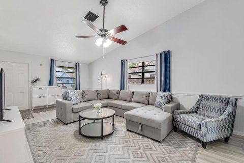 House in Boca Raton, Florida 2 bedrooms, 85.75 sq.m. № 2180017 - photo 8