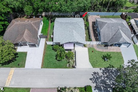 House in Boca Raton, Florida 2 bedrooms, 85.75 sq.m. № 2180017 - photo 2