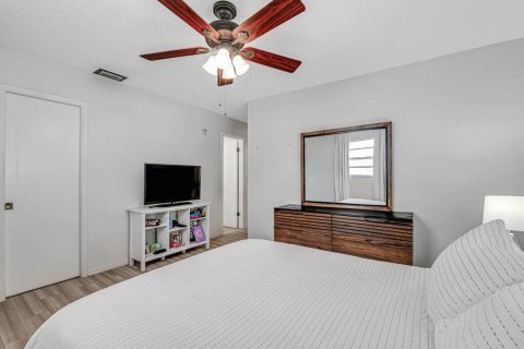 House in Boca Raton, Florida 2 bedrooms, 85.75 sq.m. № 2180017 - photo 19