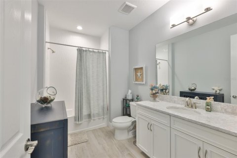 House in Apollo Beach, Florida 6 bedrooms, 335.28 sq.m. № 2109794 - photo 28