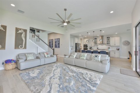 House in Apollo Beach, Florida 6 bedrooms, 335.28 sq.m. № 2109794 - photo 5