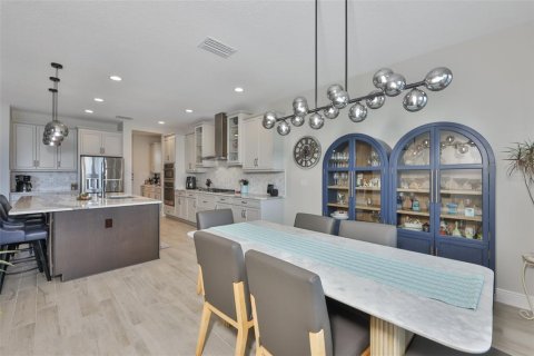 House in Apollo Beach, Florida 6 bedrooms, 335.28 sq.m. № 2109794 - photo 11