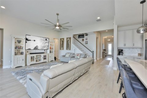 House in Apollo Beach, Florida 6 bedrooms, 335.28 sq.m. № 2109794 - photo 3