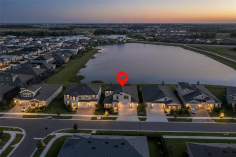 House in Apollo Beach, Florida 6 bedrooms, 335.28 sq.m. № 2109794 - photo 2