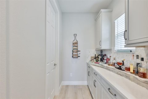 House in Apollo Beach, Florida 6 bedrooms, 335.28 sq.m. № 2109794 - photo 17