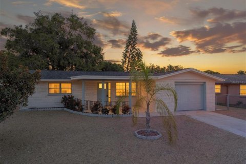Villa ou maison à New Port Richey, Floride 3 chambres, 121.7 m2 № 2399523