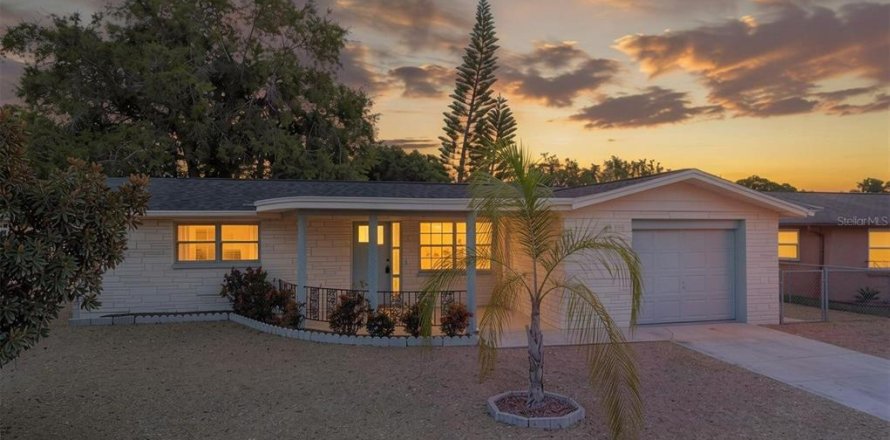 Villa ou maison à New Port Richey, Floride 3 chambres, 121.7 m2 № 2399523