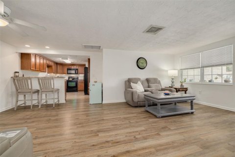Villa ou maison à vendre à New Port Richey, Floride: 3 chambres, 121.7 m2 № 2399523 - photo 9