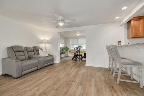 Villa ou maison à vendre à New Port Richey, Floride: 3 chambres, 121.7 m2 № 2399523 - photo 10