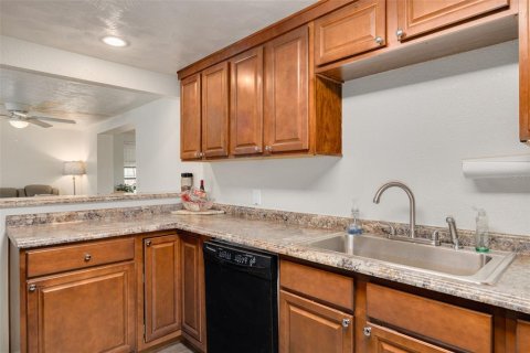 Villa ou maison à vendre à New Port Richey, Floride: 3 chambres, 121.7 m2 № 2399523 - photo 15