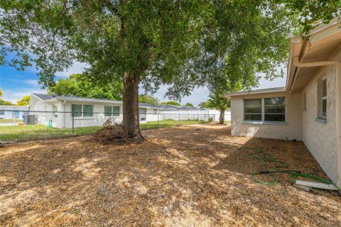 Villa ou maison à vendre à New Port Richey, Floride: 3 chambres, 121.7 m2 № 2399523 - photo 28