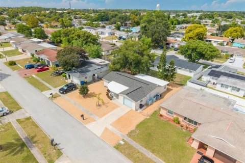 Villa ou maison à vendre à New Port Richey, Floride: 3 chambres, 121.7 m2 № 2399523 - photo 2