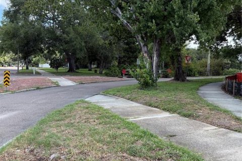 Casa en venta en Saint Petersburg, Florida, 4 dormitorios, 288 m2 № 2140231 - foto 2