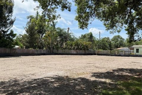 Casa en venta en Saint Petersburg, Florida, 4 dormitorios, 288 m2 № 2140231 - foto 1