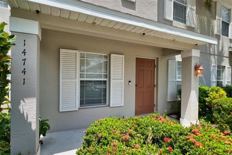 Townhouse in Lakewood Ranch, Florida 3 bedrooms, 143.07 sq.m. № 1894536 - photo 3