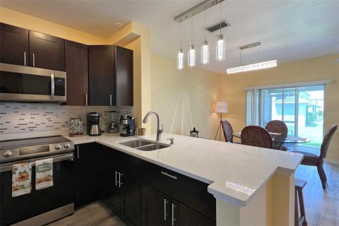 Townhouse in Lakewood Ranch, Florida 3 bedrooms, 143.07 sq.m. № 1894536 - photo 10