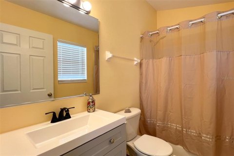 Townhouse in Lakewood Ranch, Florida 3 bedrooms, 143.07 sq.m. № 1894536 - photo 24