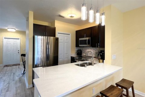 Townhouse in Lakewood Ranch, Florida 3 bedrooms, 143.07 sq.m. № 1894536 - photo 8