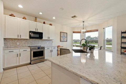 Villa ou maison à vendre à Kissimmee, Floride: 5 chambres, 331.29 m2 № 1667157 - photo 13