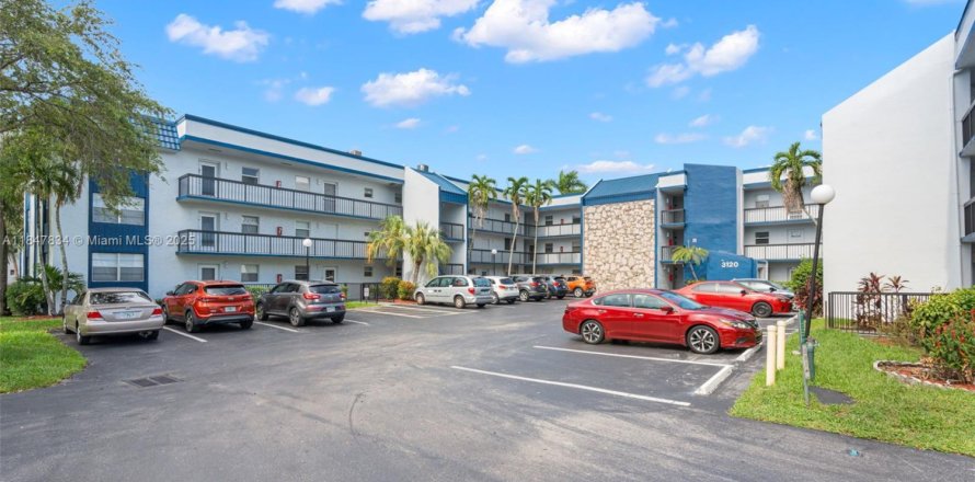 Condominio en Margate, Florida, 2 dormitorios  № 1848397