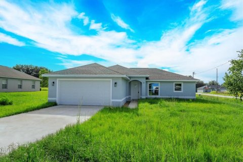 House in Ocala, Florida 3 bedrooms, 130.06 sq.m. № 2341773