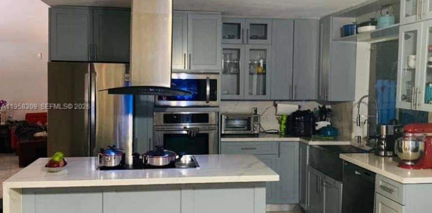 Casa en Hialeah, Florida 3 dormitorios, 144.28 m2 № 2017918