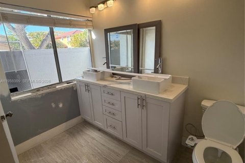 Купить виллу или дом в Хайалиа, Флорида 3 спальни, 144.28м2, № 2017918 - фото 12