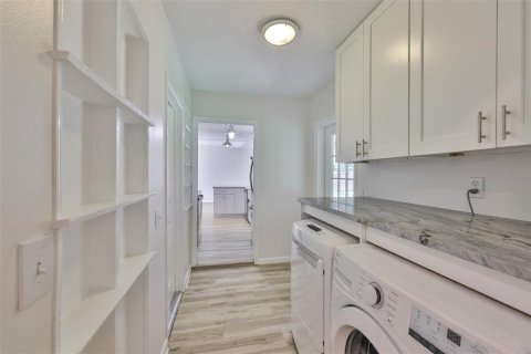 Villa ou maison à louer à Brandon, Floride: 4 chambres, 147.99 m2 № 2415497 - photo 29